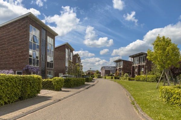 Over vraag en aanbod op de woningmarkt in Nederland
